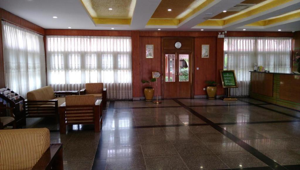 Myanmar Sport Hotel Rangun Zewnętrze zdjęcie
