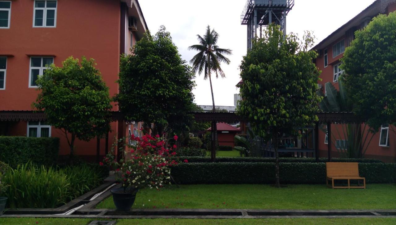 Myanmar Sport Hotel Rangun Zewnętrze zdjęcie